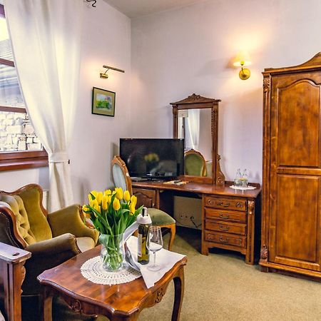 Folwark Stara Winiarnia Hotel Mszana Dolna Exterior foto