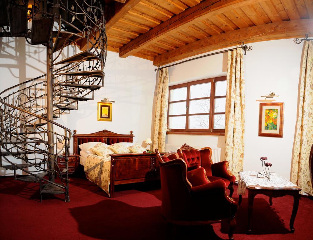 Folwark Stara Winiarnia Hotel Mszana Dolna Cameră foto