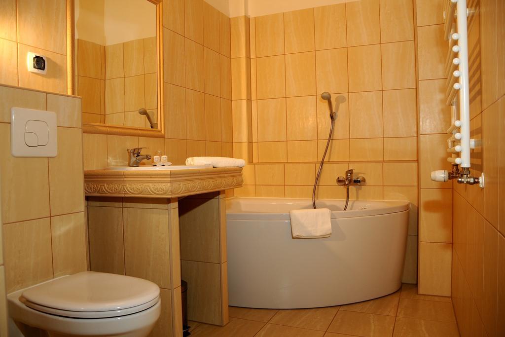 Folwark Stara Winiarnia Hotel Mszana Dolna Cameră foto
