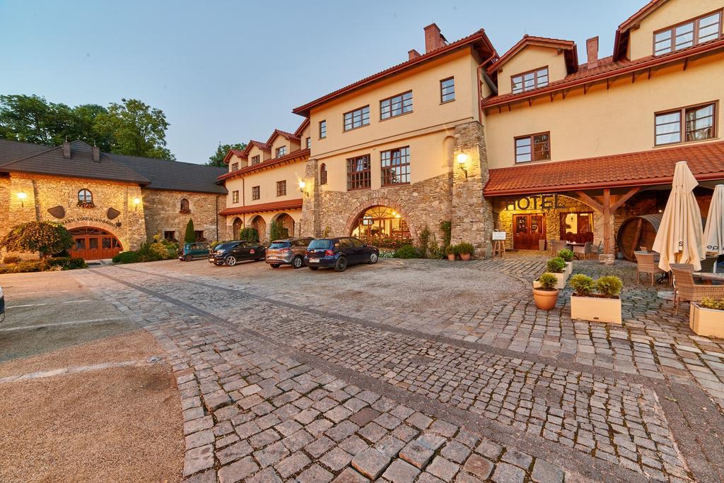 Folwark Stara Winiarnia Hotel Mszana Dolna Exterior foto